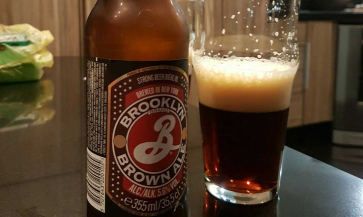 Brooklyn Brown Ale flesje en glas